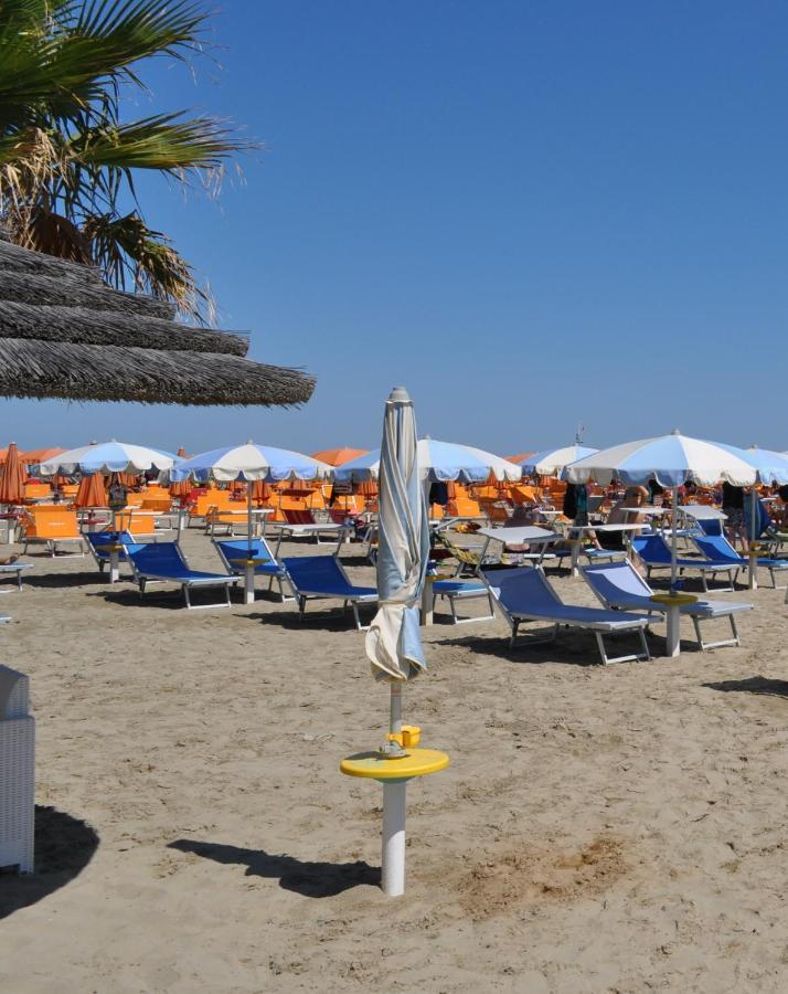 Hotel Adria Beach Rimini Exterior foto