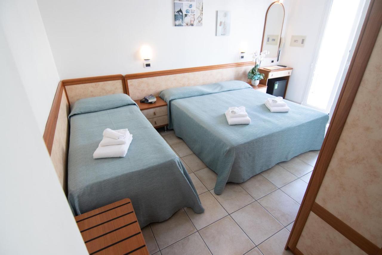 Hotel Adria Beach Rimini Exterior foto