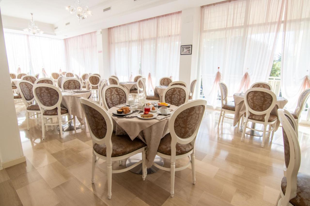 Hotel Adria Beach Rimini Exterior foto