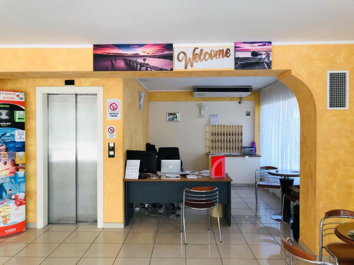 Hotel Adria Beach Rimini Exterior foto