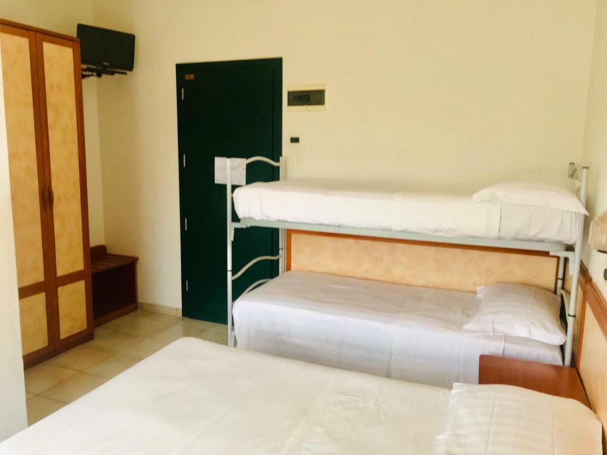 Hotel Adria Beach Rimini Exterior foto